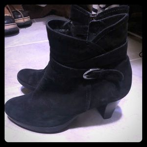 Blondo size 9 booties